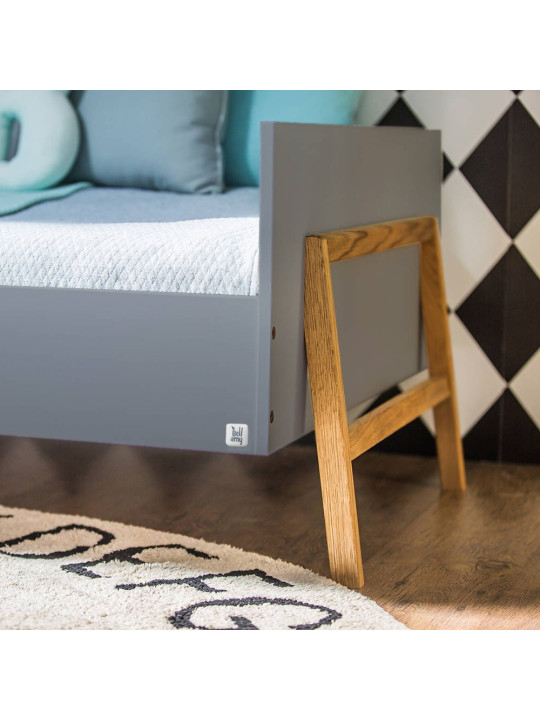 Lettino 80x18ì60 cm per la cameretta dei Bambini in legno grigio e rovere Lotta by BellAmy
