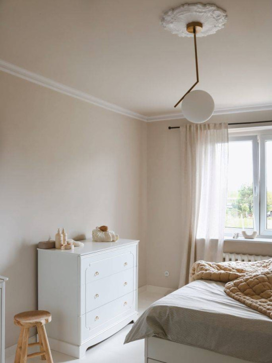 Cassettiera con fasciatoio per la cameretta dei bambini in legno bianco con cassetti collezione Royal by BellAmy