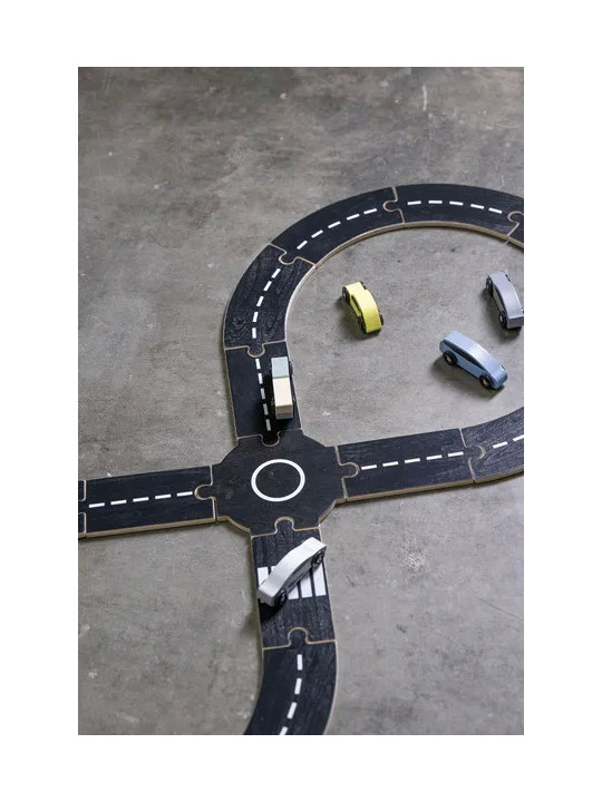 Circuito stradale con 5 auto in legno by Jabadabado