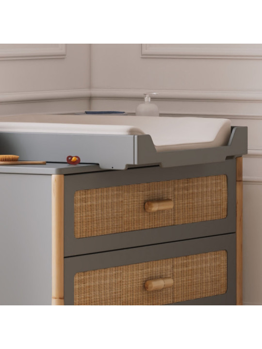 Chest of Drawers Océania in Grey Wood and Rattan - Théo Bébé