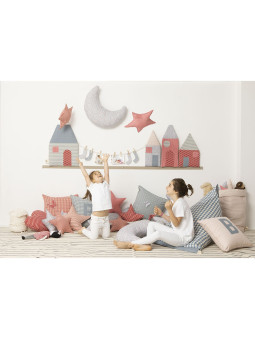 Handmade fabric wall decoration in the shape of a little city for the children's bedroom - Vicolo 4 calzette by Miscimù