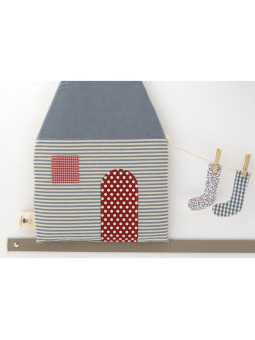 Handmade fabric wall decoration in the shape of a little city for the children's bedroom - Vicolo 4 calzette by Miscimù