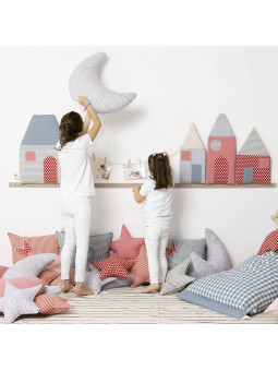 Handmade fabric wall decoration in the shape of a little city for the children's bedroom - Vicolo 4 calzette by Miscimù